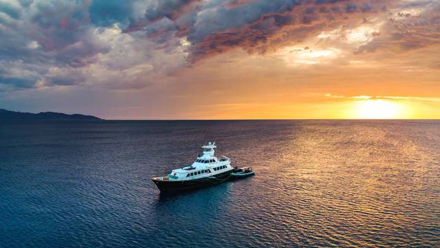 Nautilus Gallant Lady Liveaboard