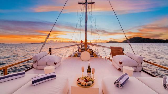 SAMARA LIVEABOARD