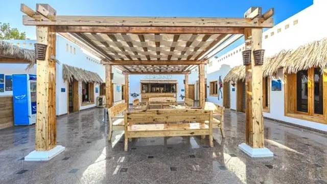 Scuba World Divers JAZ Neo Reef Marsa / Jaz Grand Marsa