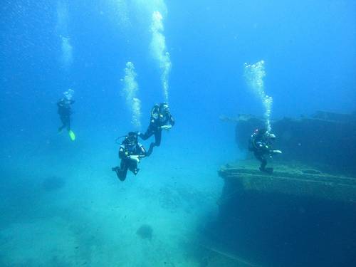 Flisvos Dive Center