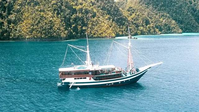 Raja Ampat Explorer Liveaboard