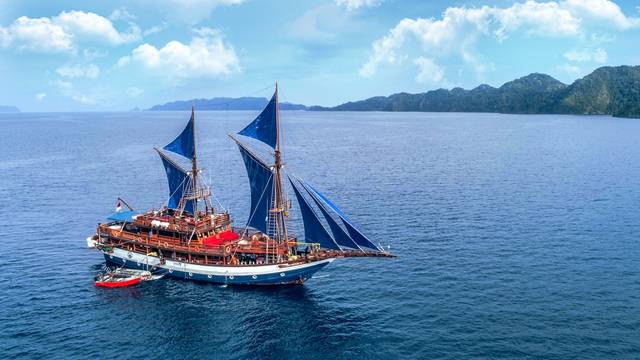 Sea Safari 8 Liveaboard
