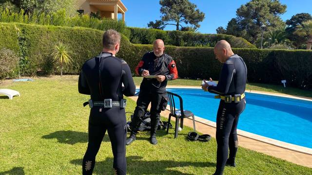 Easy Diving