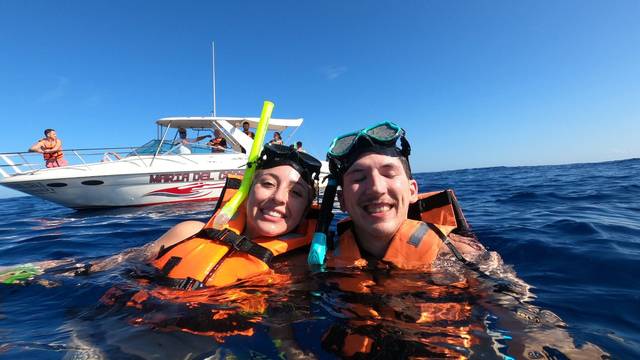 DC Explorer Snorkeling in Isla Mujeres and swim with Whale sharks