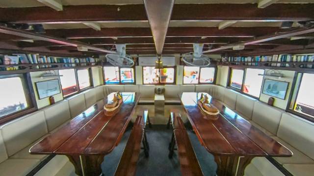 The Junk Liveaboard