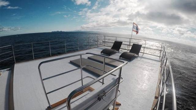 Gentle Giant Liveaboard