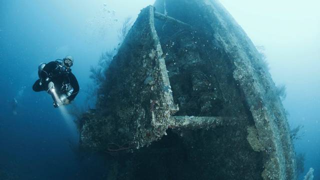 Arab Divers