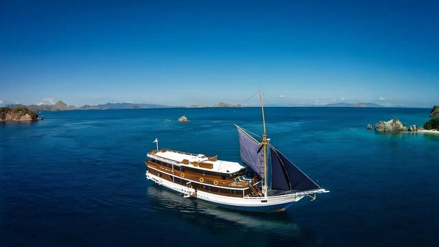 Mari Liveaboard