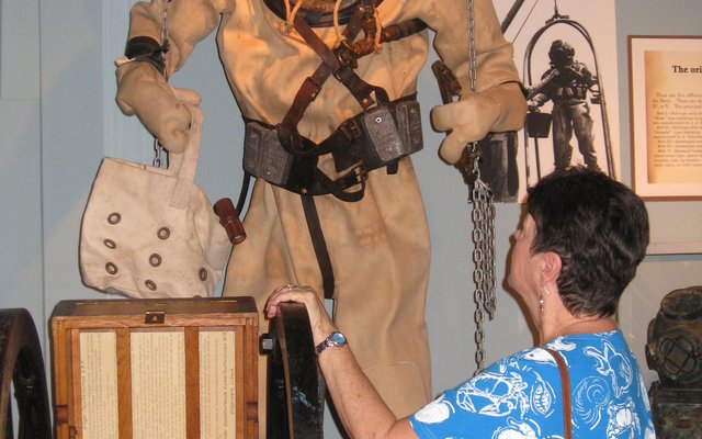 A Short History of Diving: From Sponge Hunters to the Aqua-Lung