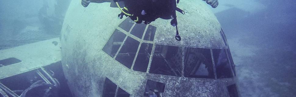 Red Coral Dive Center - Diving Aqaba