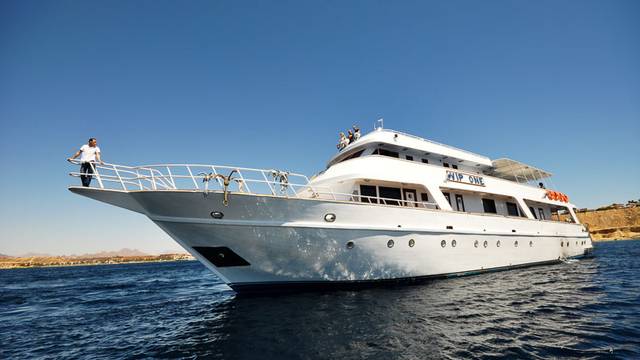 VipOne Liveaboard
