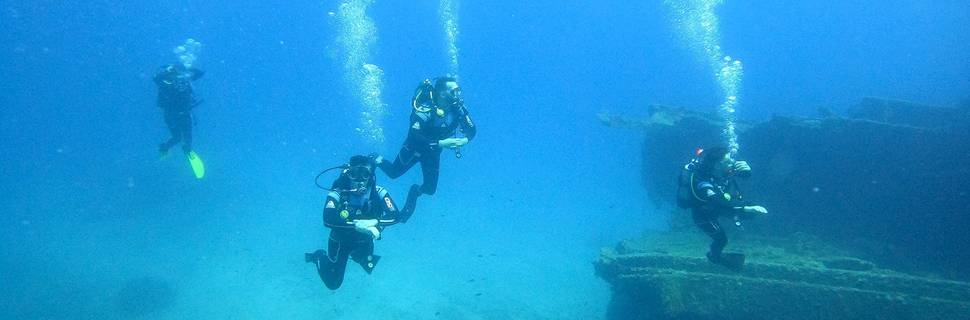 Flisvos Dive Center