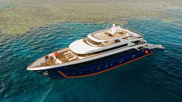 DUNE Silky Liveaboard