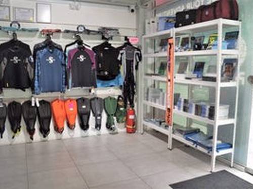 MA SERVICES Complete Diving Solutions