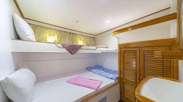Amelie Liveaboard