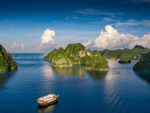 Dune Aurora Liveaboard Indonesia