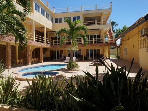 La Laguna Beach Club & Dive Centre