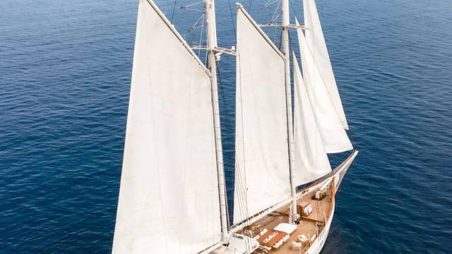 Mutiara Laut Liveaboard