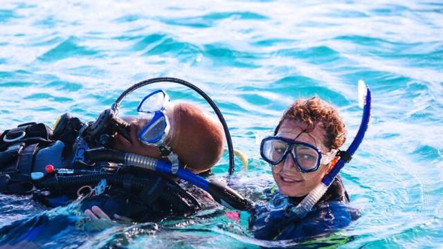Cross Current Divers