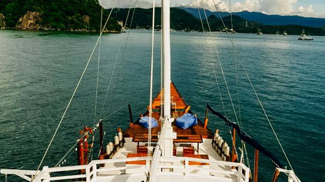 Lambo Liveaboard