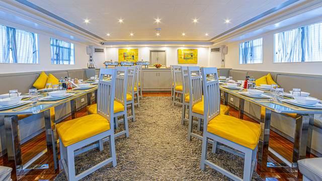 Discovery II Liveaboard