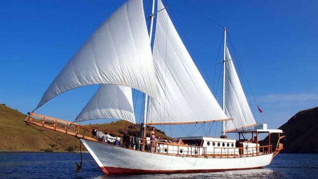 Antares Liveaboard