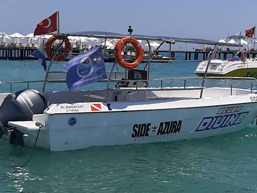 Side Azura Dive Center