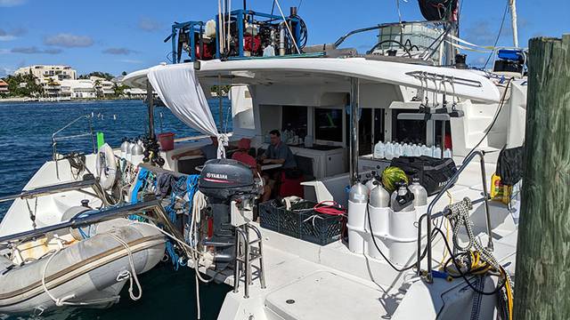 Phoenix Liveaboard