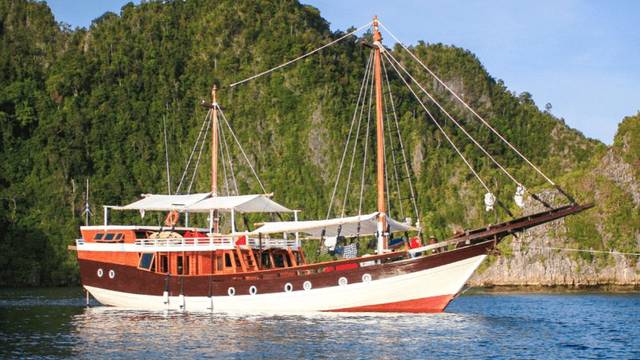 Akomo Isseki Liveaboard