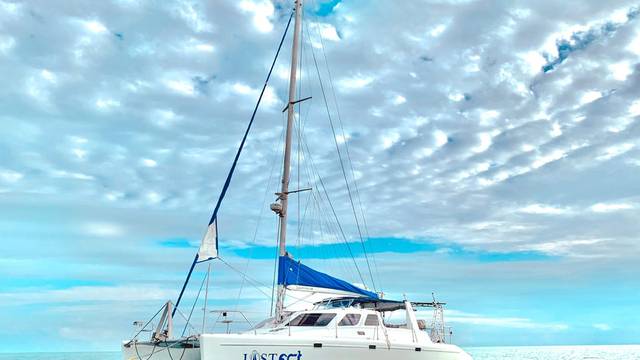 Life at 8 Knots