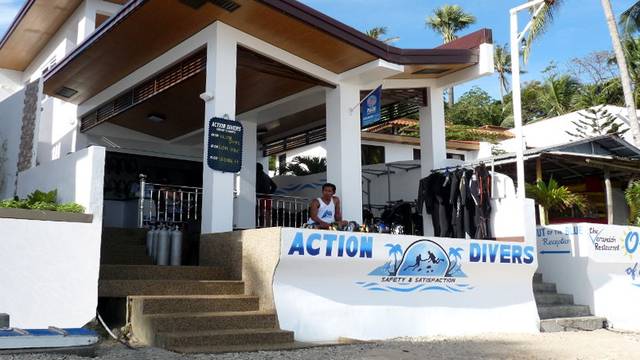 Action Divers