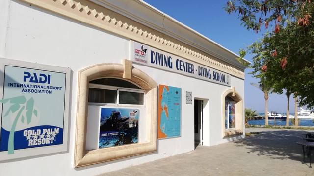 Extra Fun Divers